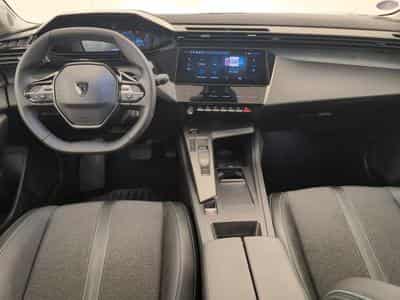 Peugeot 308 Hybrid 145 e-DCS6 Allure (2025) - Photo 13