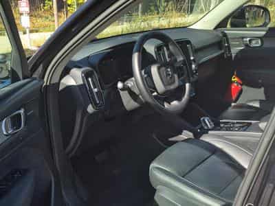 Volvo XC40 VOLVO XC40 T2 automatic Essence Plus Dar (2022) - Foto 3