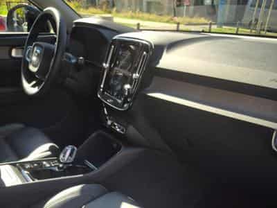 Volvo XC40 VOLVO XC40 T2 automatic Essence Plus Dar (2022) - Foto 6