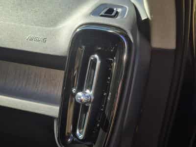 Volvo XC40 VOLVO XC40 T2 automatic Essence Plus Dar (2022) - Foto 8