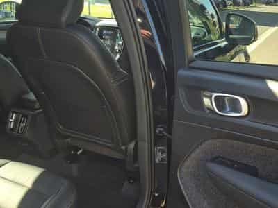 Volvo XC40 VOLVO XC40 T2 automatic Essence Plus Dar (2022) - Foto 10