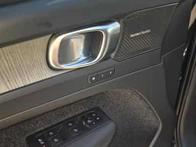 Volvo XC40 VOLVO XC40 T2 automatic Essence Plus Dar (2022) - Foto 4