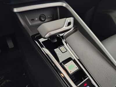 MG ZS 1.5 Hybrid+ Luxury NAVI / FULL LED / CUIR / CAMERA 360 (2026) - Photo 12