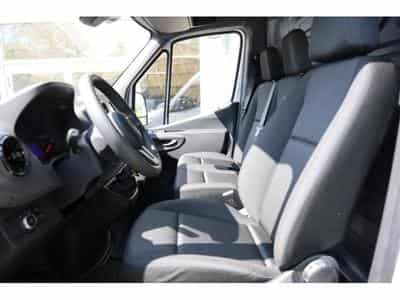 Mercedes Sprinter 315 Kasten L2 FWD (2023) - Photo 11