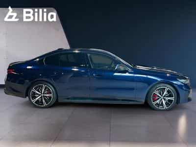 BMW Série 5 550e xDrive Berline (2025) - Photo 4