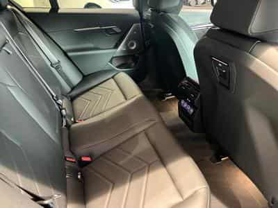 BMW Série 5 550e xDrive Berline (2025) - Photo 11