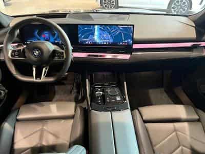 BMW Série 5 550e xDrive Berline (2025) - Photo 14
