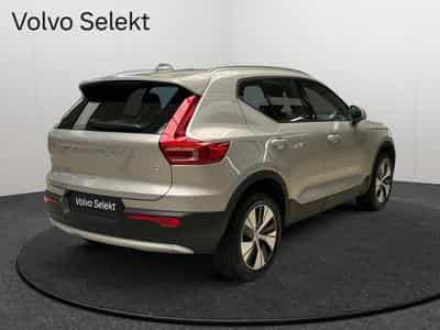Volvo XC40 B3 Core / Essence (2024) - Foto 2