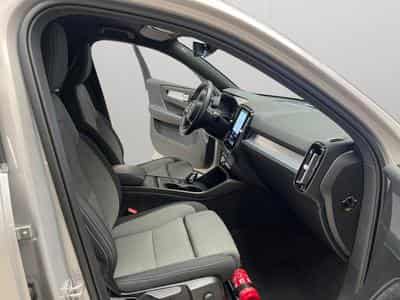 Volvo XC40 B3 Core / Essence (2024) - Foto 14
