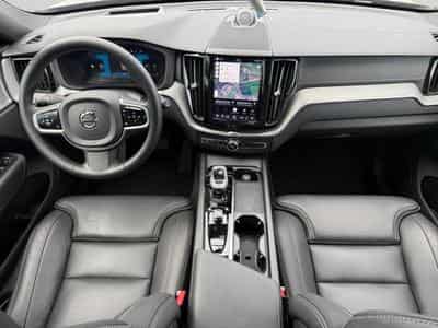 Volvo XC60 B5 AWD Ultra Black Edition / Essence (2025) - Foto 3