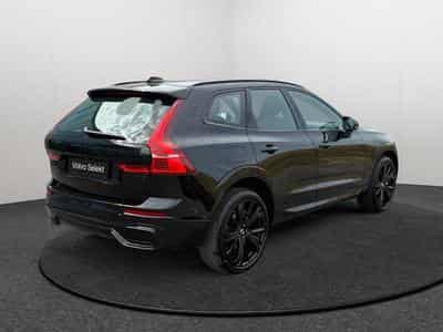 Volvo XC60 B5 AWD Ultra Black Edition / Essence (2025) - Foto 2