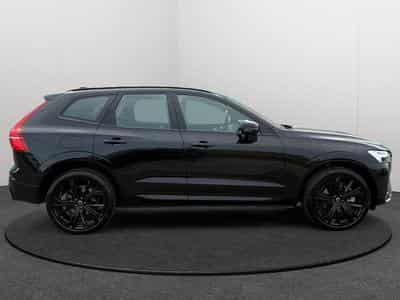 Volvo XC60 B5 AWD Ultra Black Edition / Essence (2025) - Foto 7