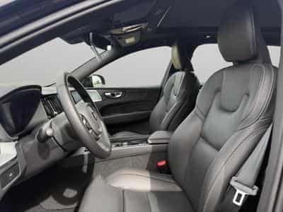 Volvo XC60 B5 AWD Ultra Black Edition / Essence (2025) - Foto 10