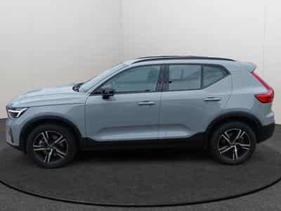 Volvo XC40 Plus Dark B3 Mild Hybrid (2025) - Photo 2