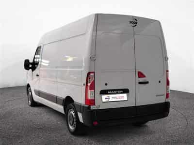 Renault Master 2.3 dCi 35 L2H2 Grand Confort NAVI / CLIM (2023) - Photo 2