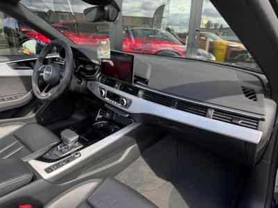 Audi A5 Cabriolet S-Line 2.0L 35 TFSI 150ch /Attelage/Sièges chauffa (2022) - Photo 9