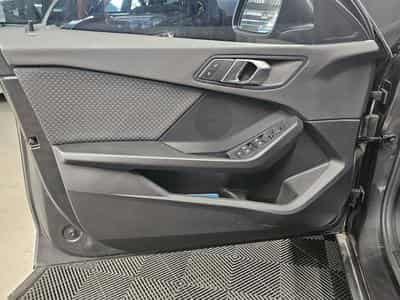BMW 118 Business (2021) - Photo 8