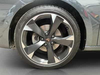 Cupra Leon Pure-Performance+DSG+Sennheiser+AHK+Dynamic-Design (2025) - Photo 8