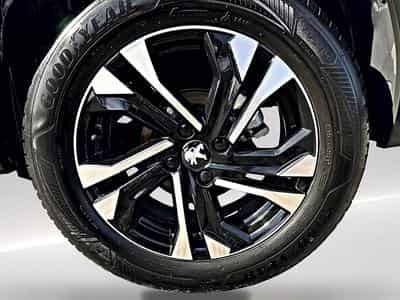 Peugeot 2008 1.5 BLUEHDI 130 GT EAT8 (2023) - Photo 9