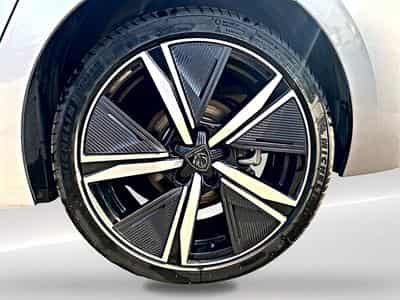 Peugeot 308 1.2 HYBRID 145 GT E-DCS6 (2025) - Photo 9