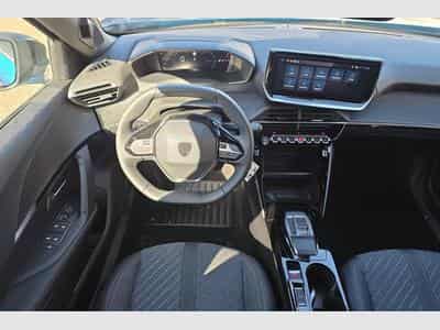 Peugeot 2008 Hybrid 145 e-DCS6 Allure (2026) - Foto 13