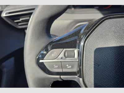 Peugeot 2008 Hybrid 145 e-DCS6 Allure (2026) - Foto 14