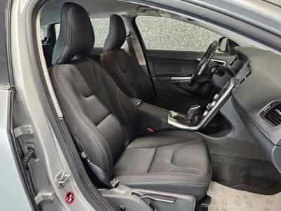 Volvo V60 T3 AUTO NAVI (2015) - Photo 4