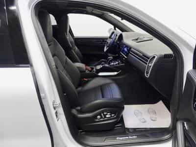 Porsche Cayenne 4.0 TURBO PSCB SPORT DESIGN CARBON APPROVED Hinterradlenkung (2019) - Photo 4