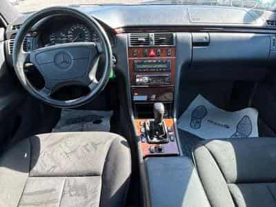 Mercedes E 200 E 200 Lim. *TÜV Neu* Steuerkette Neu*Klimaautom* (1998) - Photo 10
