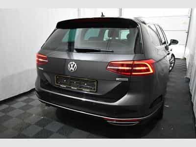 VW Passat Passat Variant R-Line 4Motion, AHK, DCC, Pano., (2019) - Photo 3