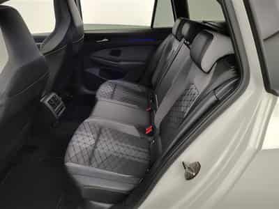 VW Golf 2.0 TDi R-Line Business Premium DSG (2024) - Foto 13