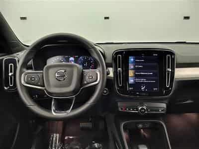 Volvo XC40 1.5 T2 Core Geartronic NAVI/FULL LED/JA17/PDC (2024) - Photo 9