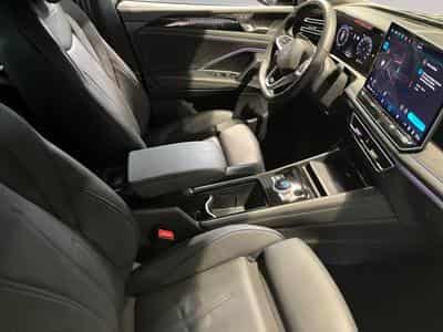 VW Tiguan 2.0 TSI 4Motion R-Line 265 (2025) - Photo 9