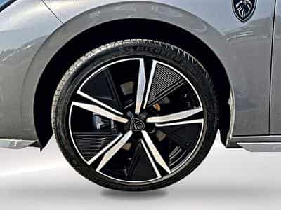 Peugeot 308 1.2 HYBRID 145 GT E-DCS6 (2025) - Photo 9