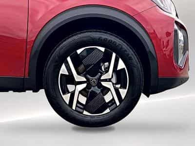 Peugeot 2008 1.2 100 ALLURE (2025) - Photo 9