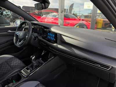 VW Golf VIII R-Line 1.5 130ch/Cockpit/Car Play (2024) - Photo 10
