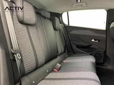 Peugeot 308 Hybrid 145 e-DCS6 Allure (2025) - Photo 10