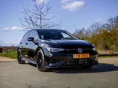 VW Golf VIII GTI Clubsport 2.0 TSI 221 kW / 300 CV (2025) - Photo 1