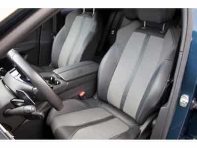 Peugeot 3008 PureTech 130 EAT8 Allure (2024) - Photo 6