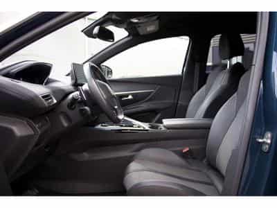 Peugeot 3008 PureTech 130 EAT8 Allure (2024) - Photo 5
