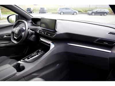 Peugeot 3008 PureTech 130 EAT8 Allure (2024) - Photo 10