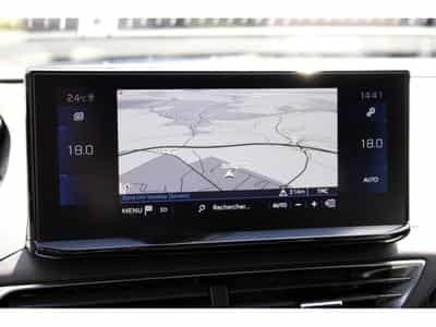 Peugeot 3008 PureTech 130 EAT8 Allure (2024) - Photo 13