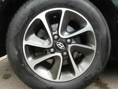Hyundai i10 1.0 Pack Automatique (2017) - Photo 5