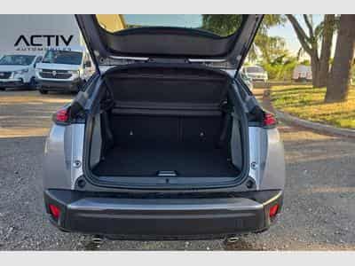 Peugeot 2008 Hybrid 145 e-DCS6 Allure (2026) - Photo 11