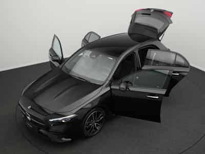 Mercedes A 200 d Multi+Kamera+Night+Distr (2025) - Photo 14