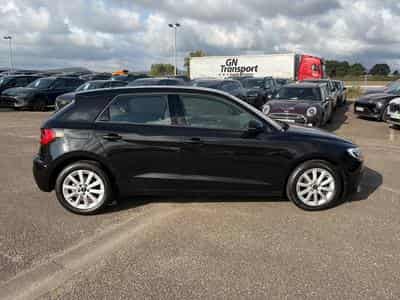 Audi A1 30 TFSI 110 DESIGN (2023) - Photo 4