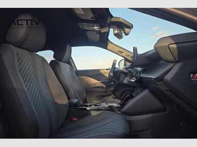Peugeot 2008 Hybrid 145 e-DCS6 Allure (2026) - Photo 9