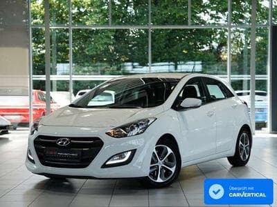 Hyundai i30 YES! *1.Hand *Tempomat *Navi *Bluetooth (2016) - Photo 1
