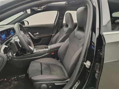 Mercedes A 180 Pack AMG Navi Cockpit / Led / PDC av+ar / Pano (2025) - Foto 7