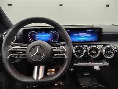 Mercedes A 180 Pack AMG Navi Cockpit / Led / PDC av+ar / Pano (2025) - Foto 9